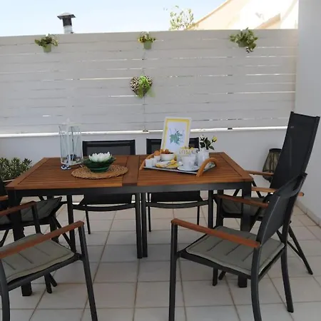 Апартаменты Thea Cozy *